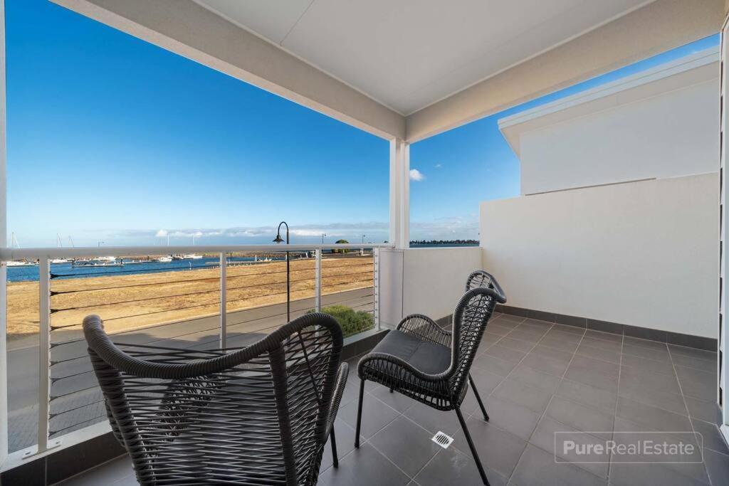 Beachfront Sunny Dais Apartment Port Vincent Exterior photo